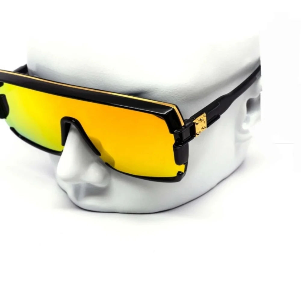 Oversized Square Visor viator Sunglasses.